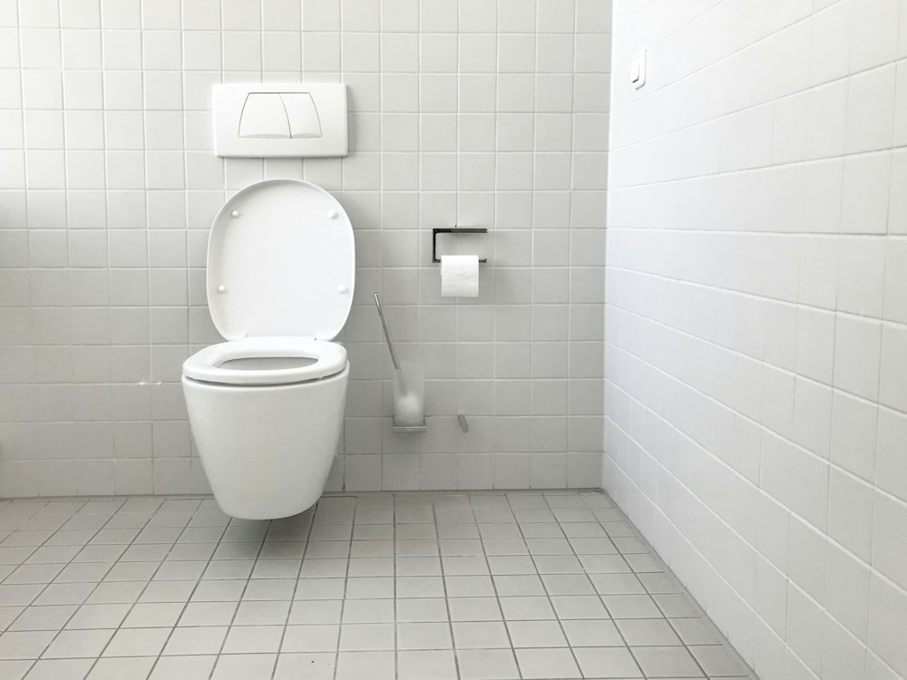 Nova Wall-Hung Toilet & Frame Pack – White Gloss