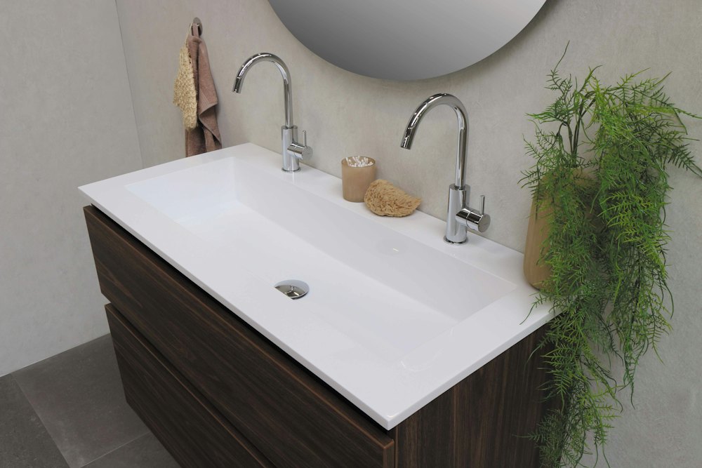 Tamsin Thin-Edge Basin 800mm – White Gloss