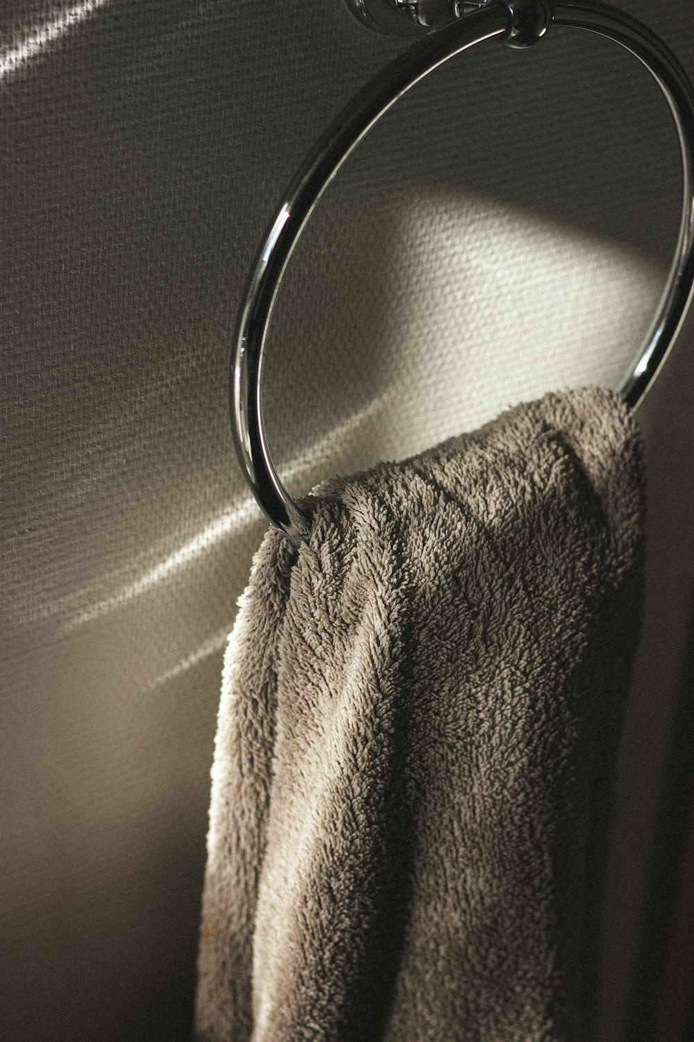 Thames Towel Ring – Black Chrome