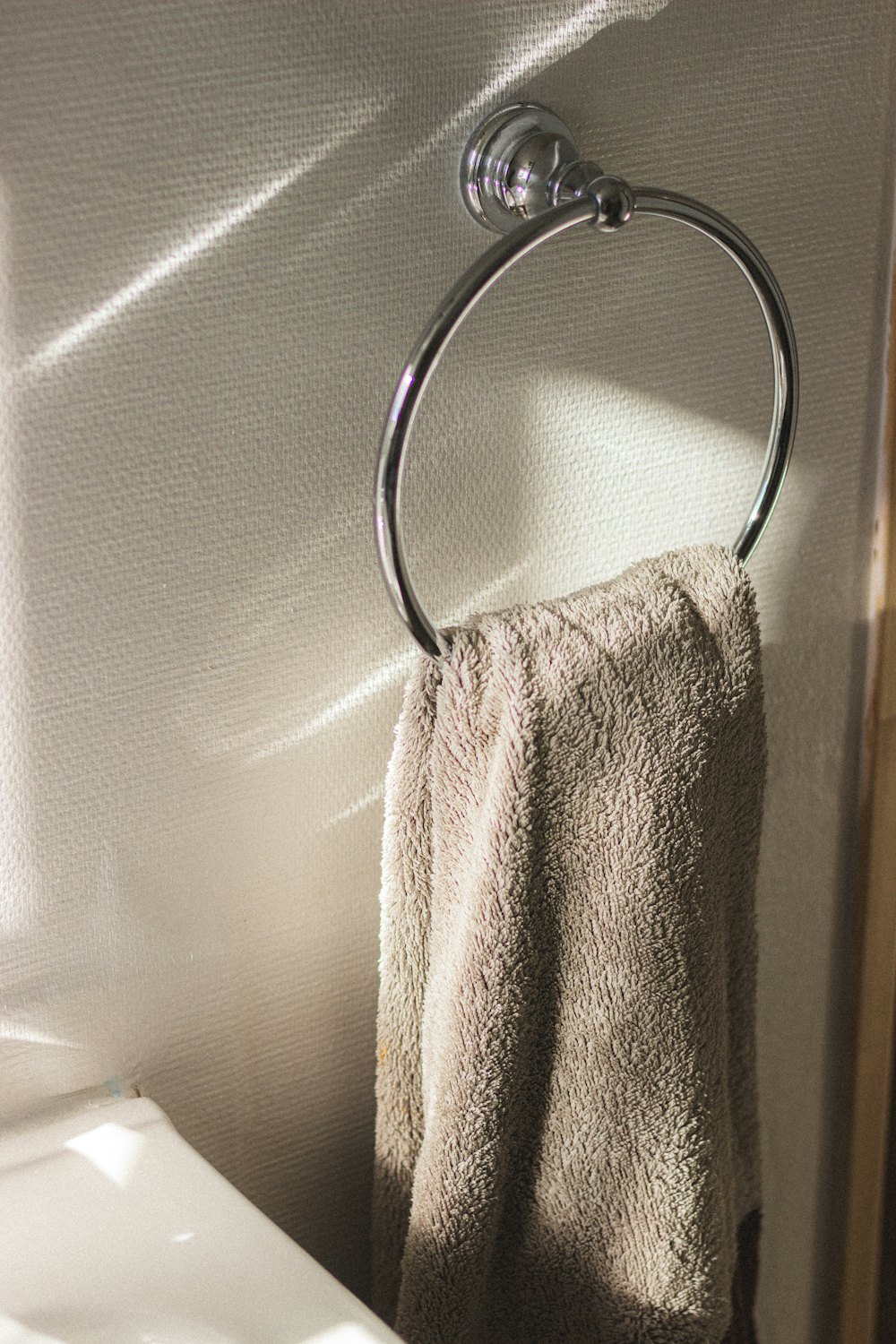 Thames Towel Ring – Chrome