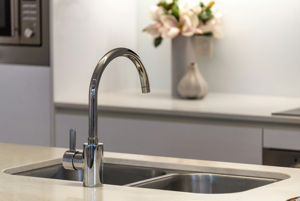 Hudson Swan Neck Kitchen Mixer – Chrome