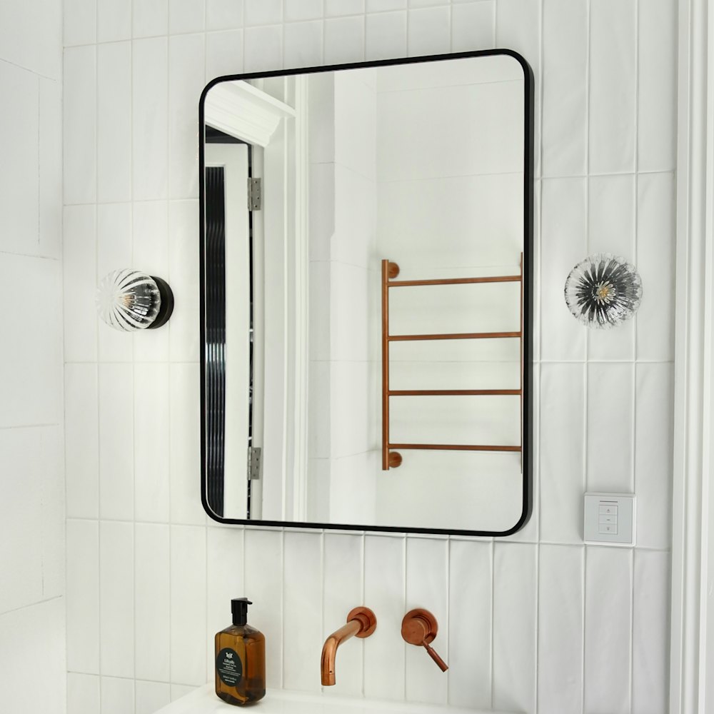 Soho Rounded Mirror – Matt Black
