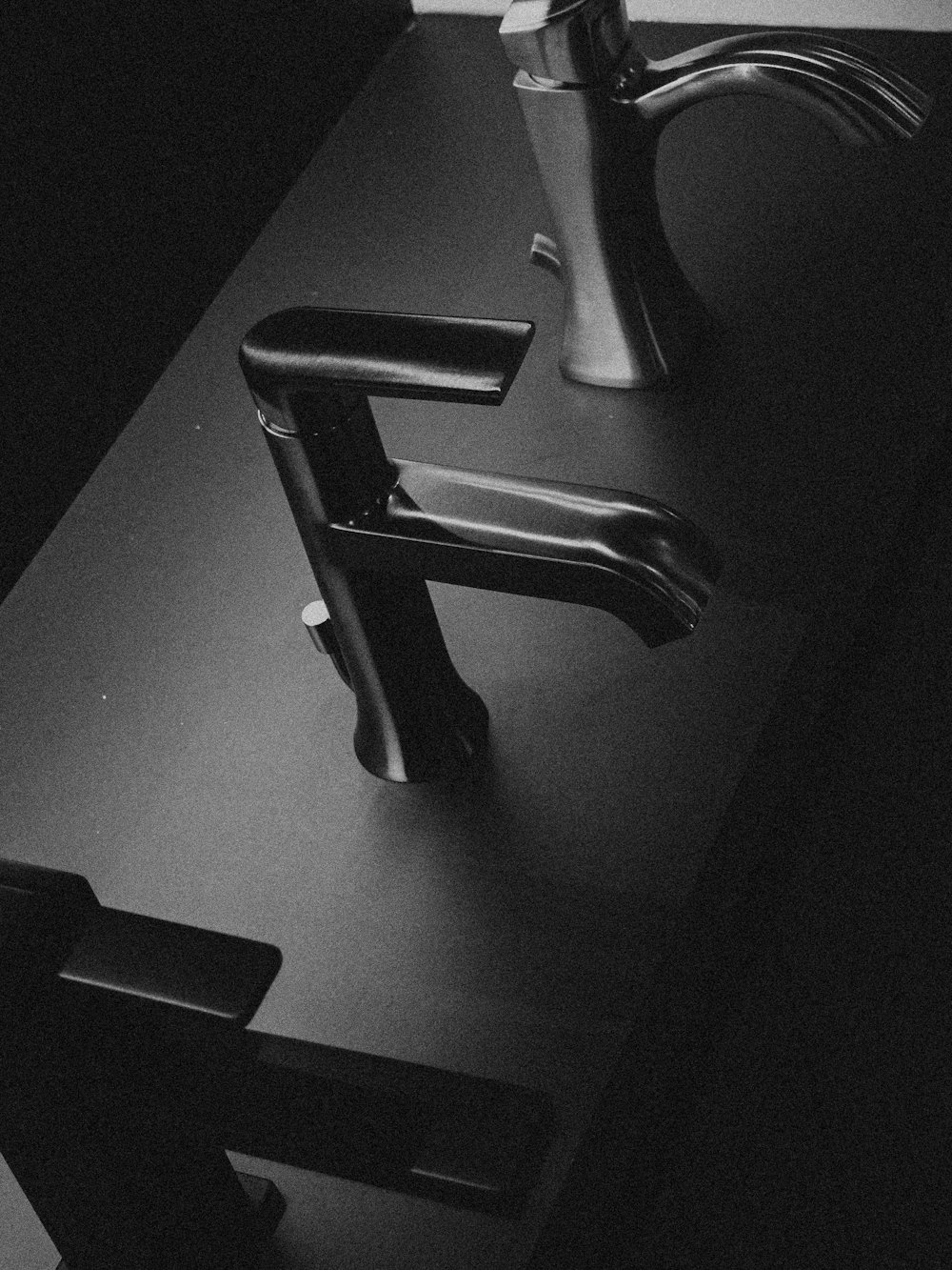 Noir Tall Basin Mixer – Matt Black